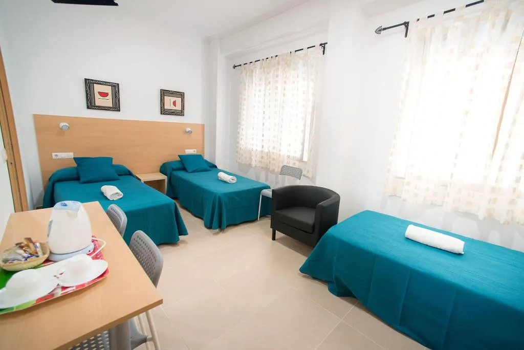 Room, Mitre Paterna Low Cost Rooms, Valencia