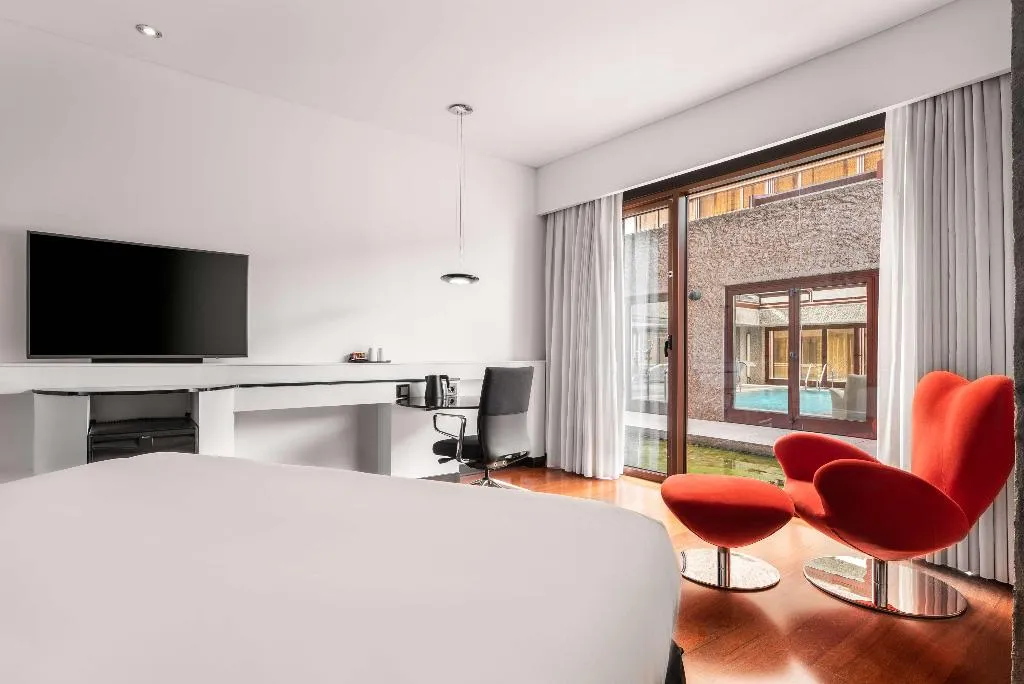 DOUBLE KING SIZE BED Room, Hilton Madrid Airport, Madrid