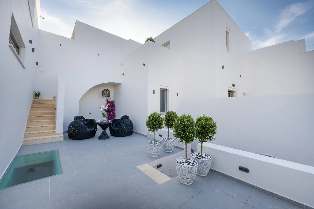 General view, La Madeleine Oia, Santorini