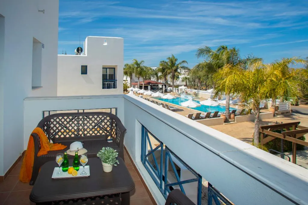 STUDIO STANDARD Room, Flouressia Gardens, Cyprus