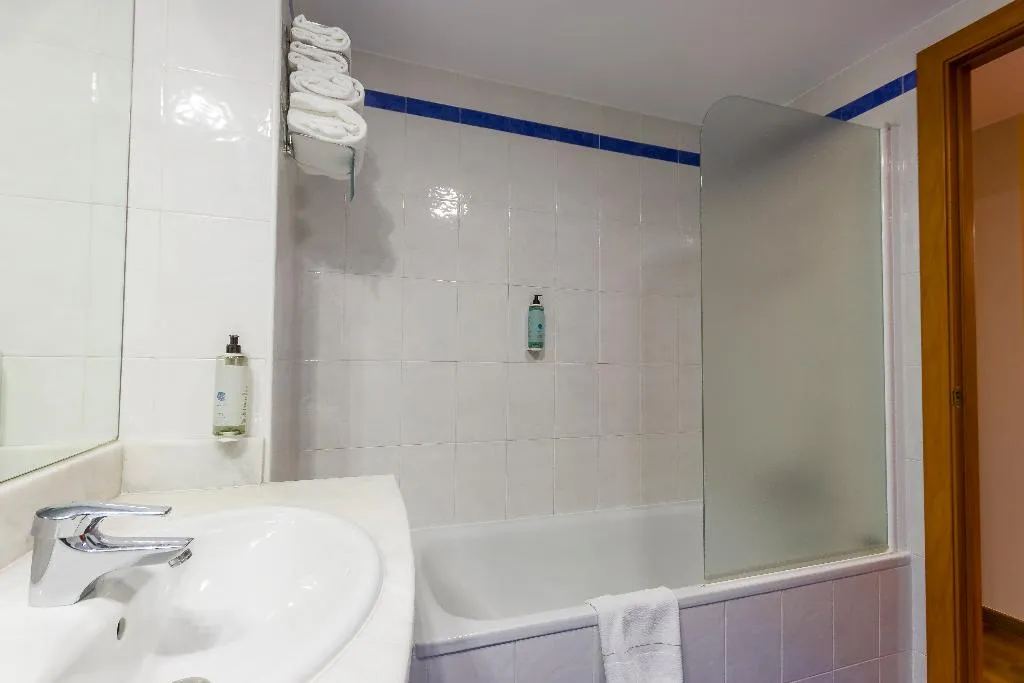 DOUBLE STANDARD Room, Travelodge Madrid Alcala de Henares, Madrid