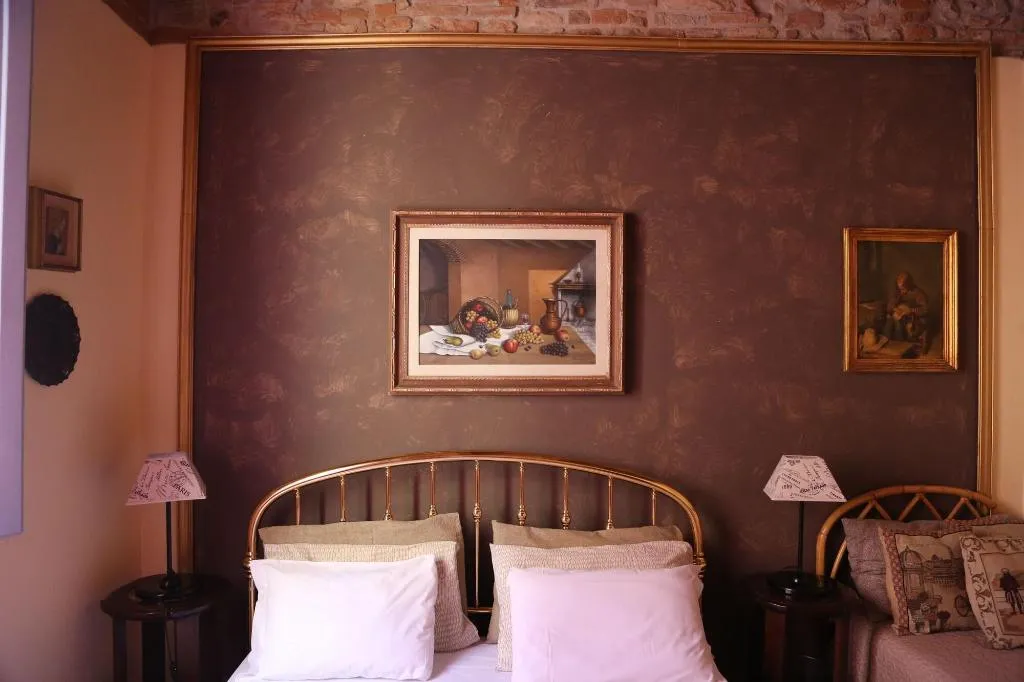 Room, Riverbanks, Florence
