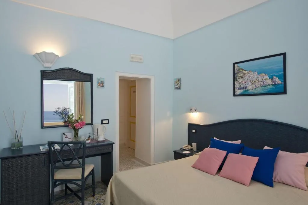 Room, Palazzo Talamo, Naples