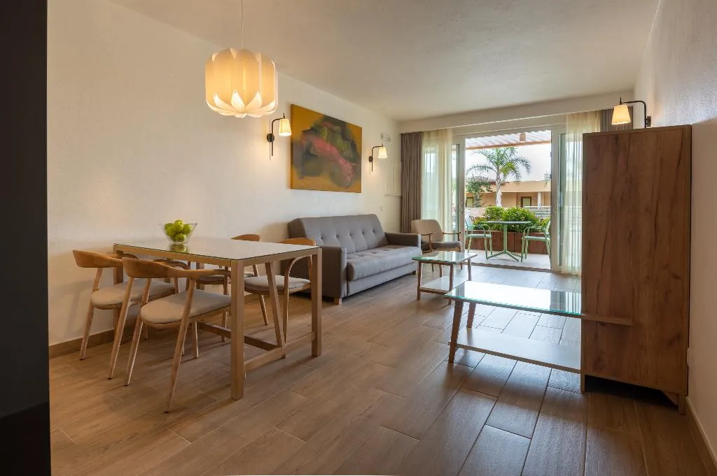 APARTMENT POOL VIEW ONE BEDROOM Room, Vila Luz, Algarve