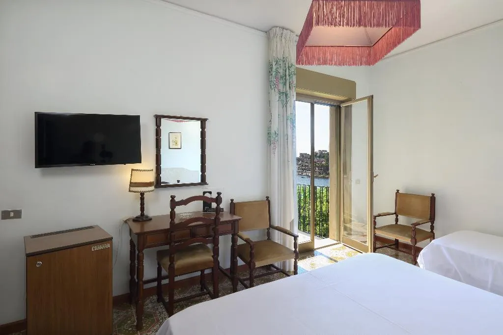 TRIPLE ECONOMY Room, Lido Mediterranee, Taormina