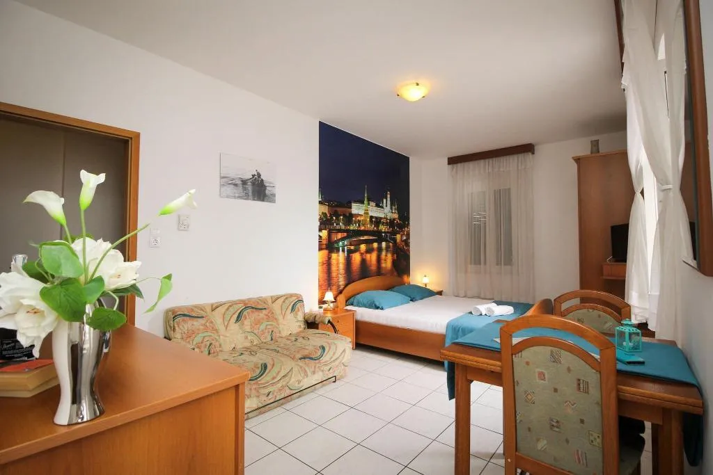DOUBLE WITH KITCHENETTE Room, Palac, Split