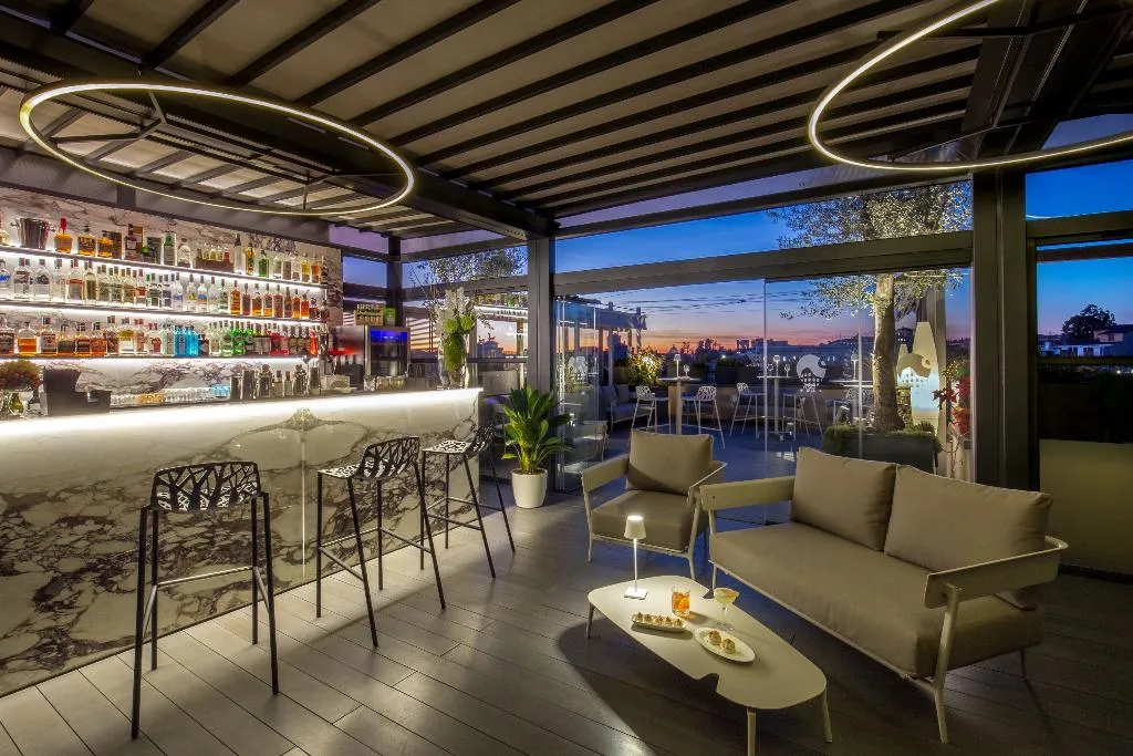 Terrace, Monti Palace Hotel, Rome