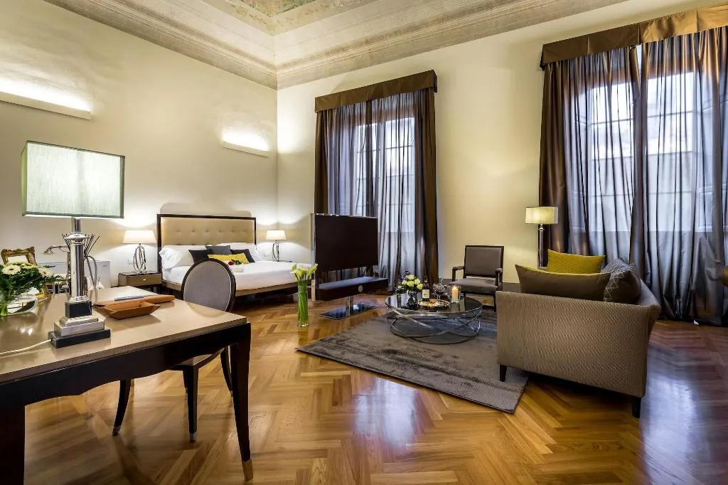 Room, Palazzo Ridolfi, Florence