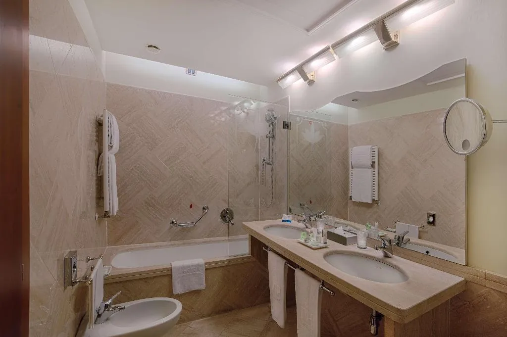 SUITE STANDARD Room, NH Roma Villa Carpegna, Rome