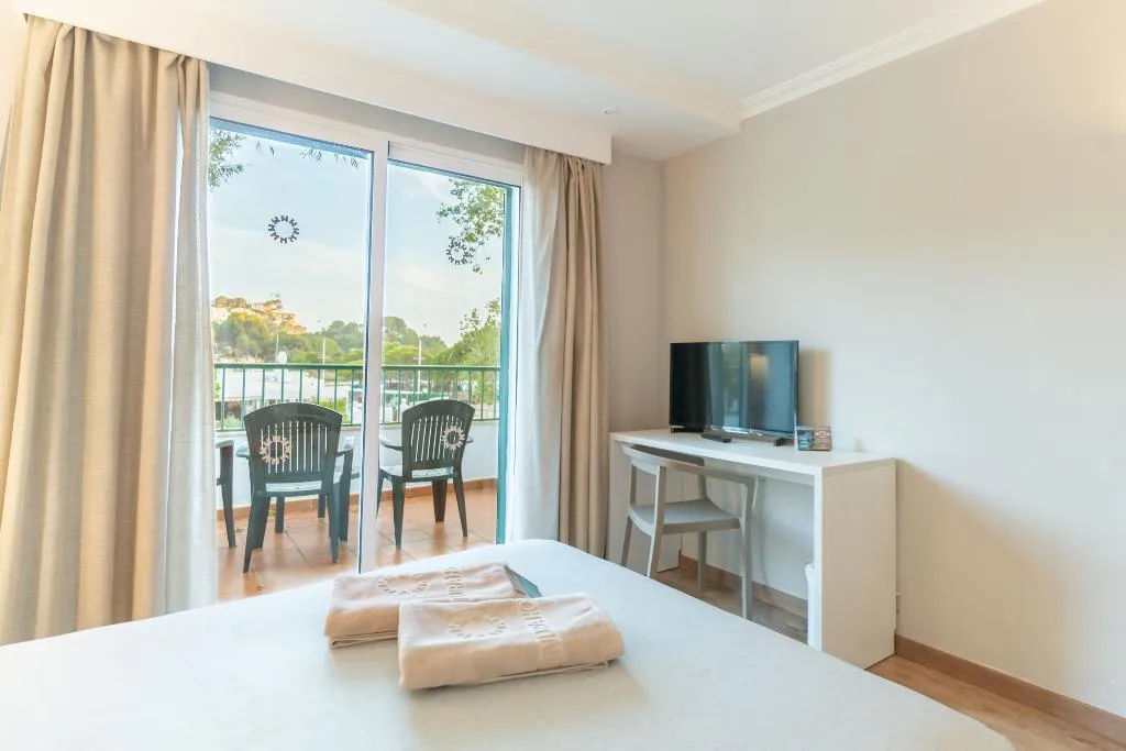 FAMILY ROOM STANDARD Room, Minura Cala Galdana & Apartamentos d´Aljandar, Menorca