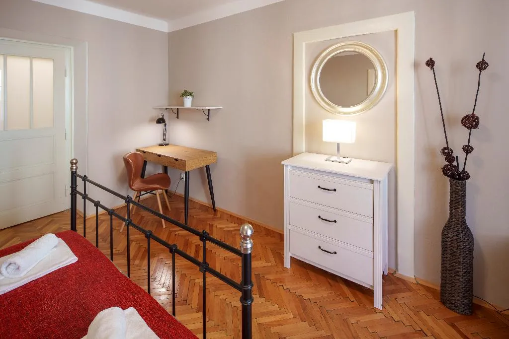 FAMILY ROOM CAPACITY 10 Room, Old Town - Templova Apartments, Prague