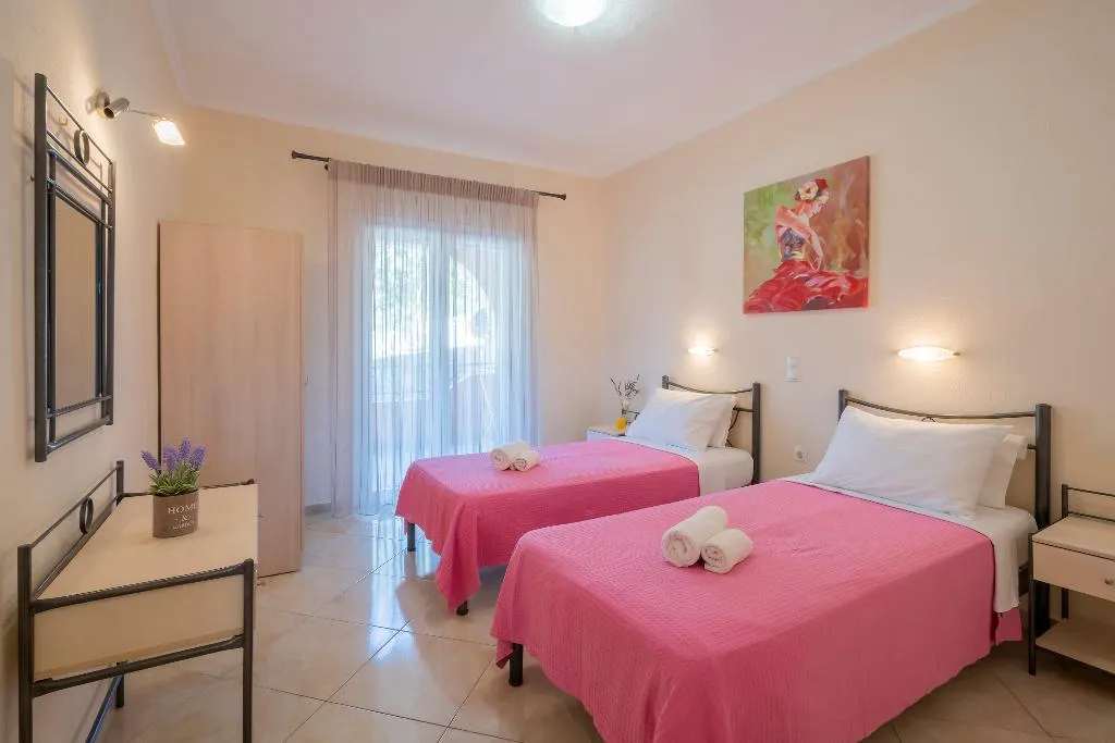 STUDIO CAPACITY 3 Room, Ziogas Luxury Apartment's, Corfu