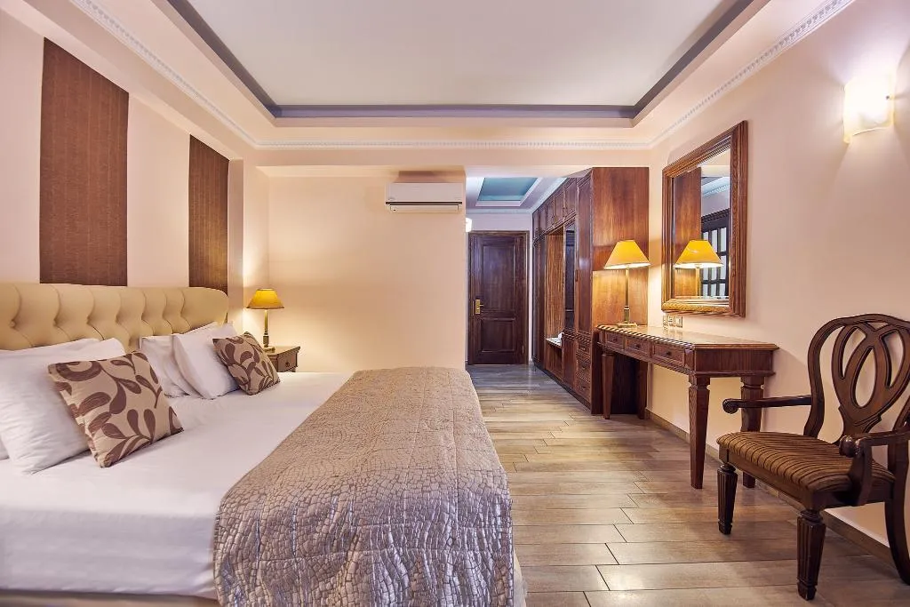 JUNIOR SUITE POOL VIEW Room, Palazetto Suites Zakynthos, Zante