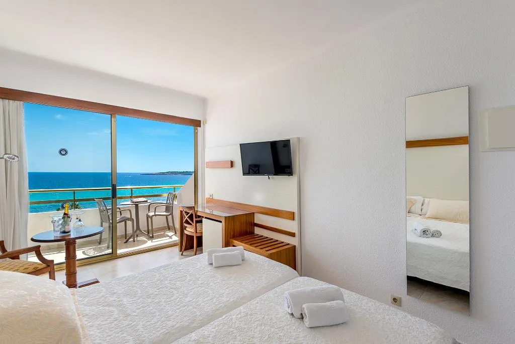 Double or Twin SEA FRONT Room, Biniamar, Majorca