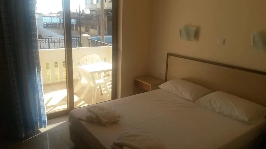 FAMILY ROOM TWO BEDROOMS ONE BATHROOM Room, Mandy Suites, Crete