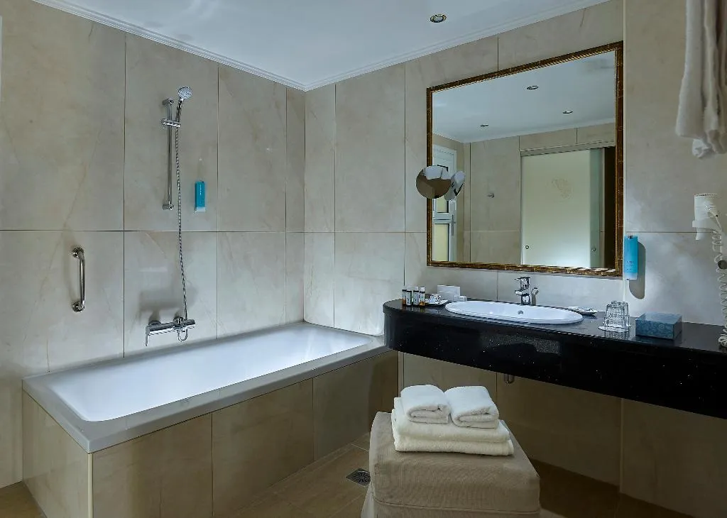 SUITE BEACH FRONT Room, Alexander Beach Hotel & Village Resort, Crete