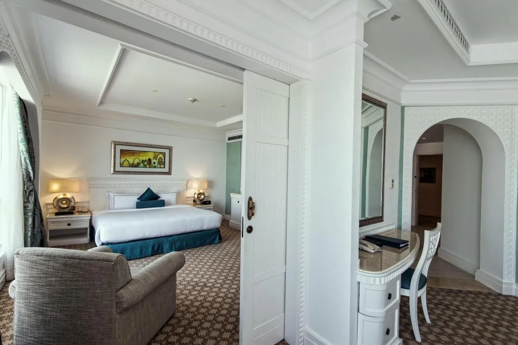Room, Habtoor Grand Resort, Autograph Collection, Dubai
