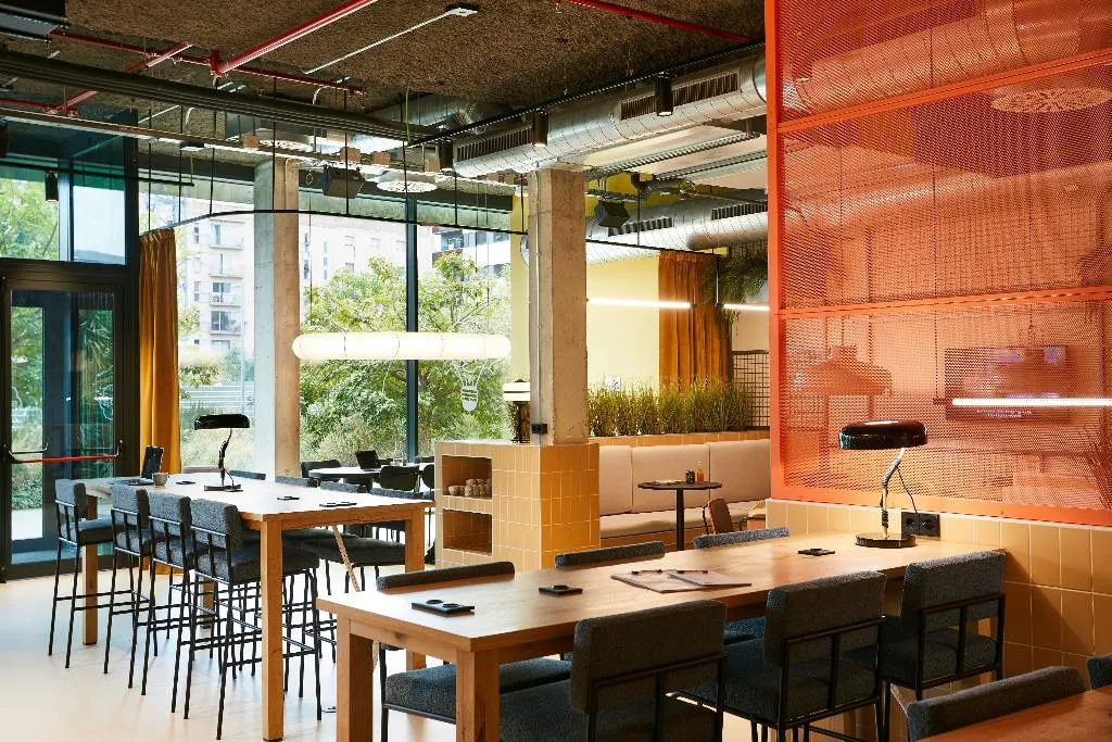 Restaurant, The Social Hub Barcelona Poblenou, Barcelona
