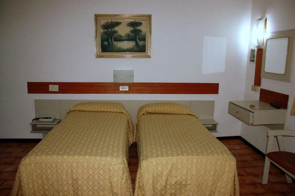 Room, Piccolo Hotel, Milan