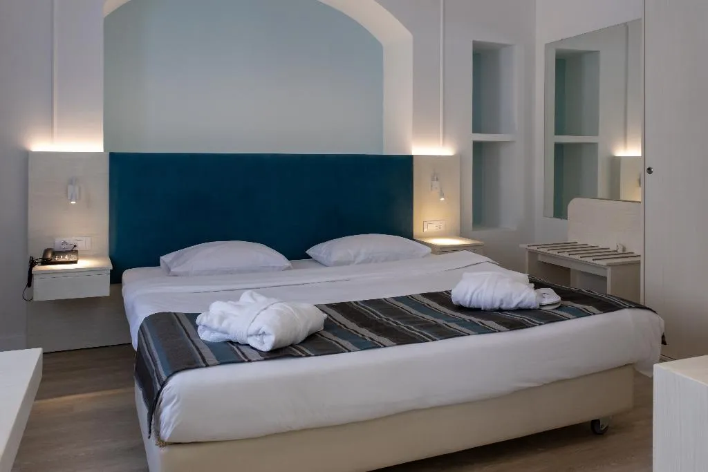 JUNIOR SUITE STANDARD Room, Athens Cypria, Athens