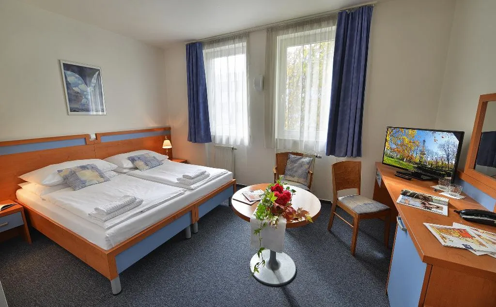 Double or Twin STANDARD Room, EA hotel Populus, Prague