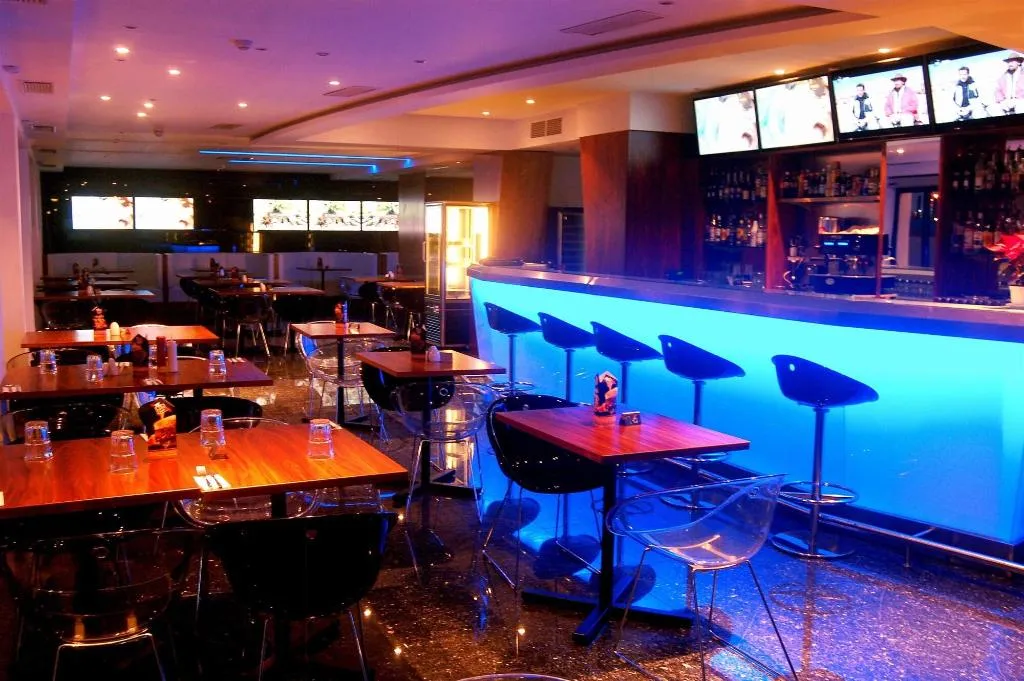 Restaurant, Water's Edge, Malta