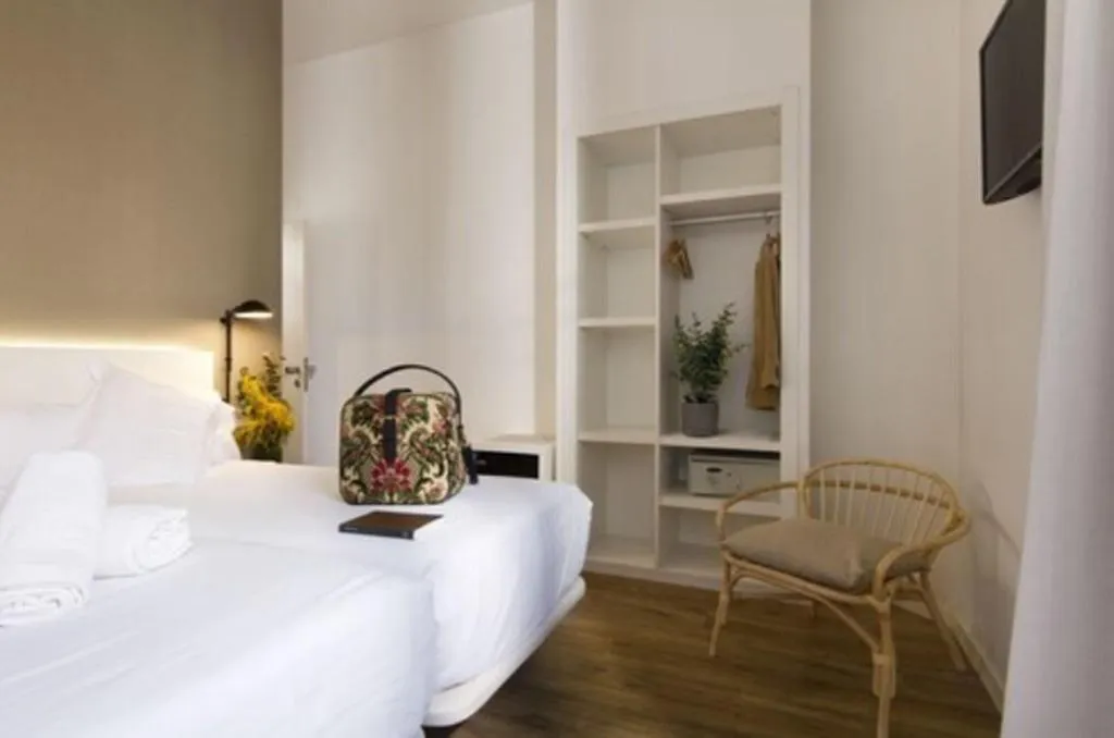 Room, Som Nit Born, Barcelona