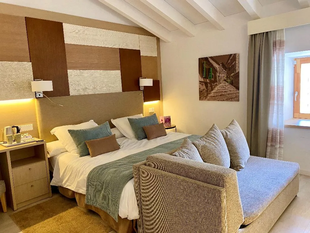 JUNIOR SUITE STANDARD Room, Soller Plaza, Majorca