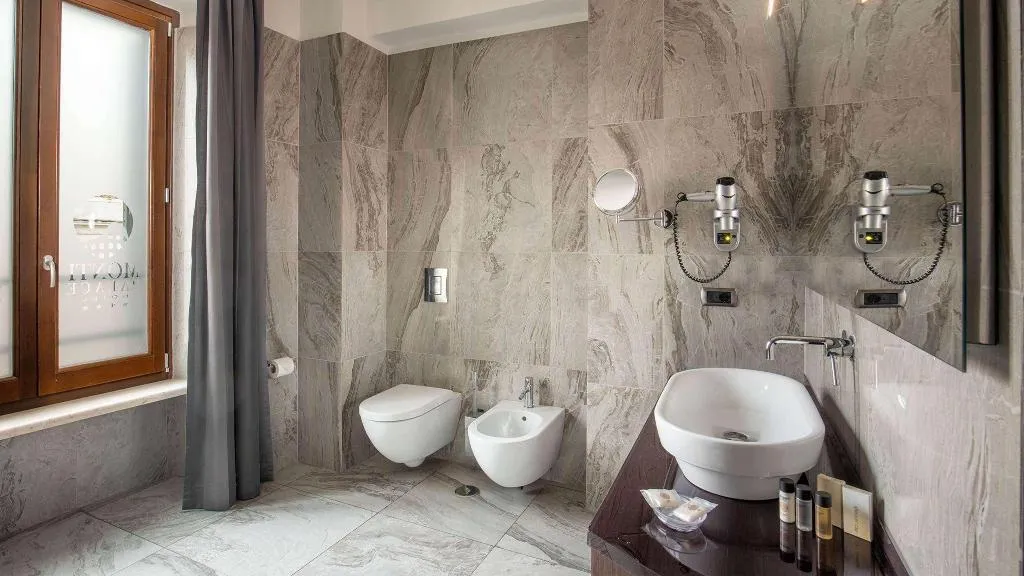 Room, Monti Palace Hotel, Rome