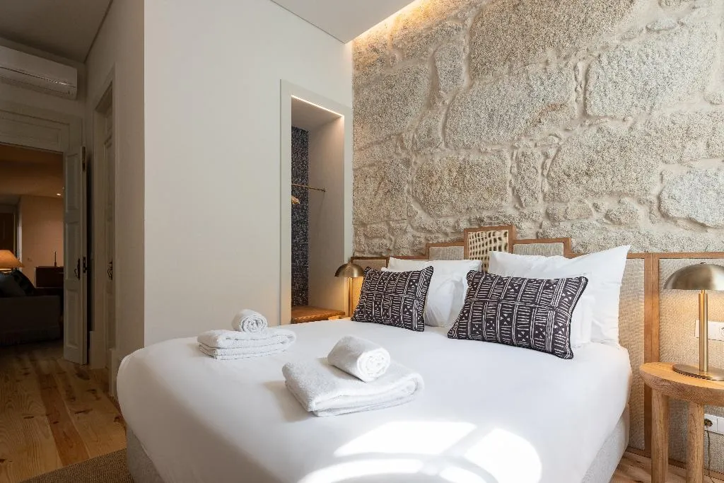 APARTMENT TWO BEDROOMS Room, Líbere Porto Laranjais, Porto