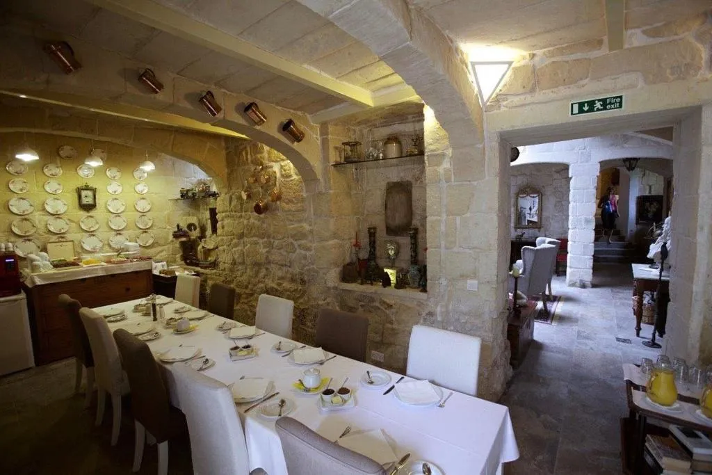 Restaurant, Loggia Mariposa, Malta