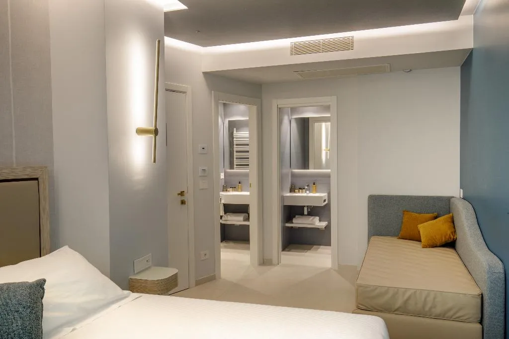 DOUBLE SUPERIOR Room, Ambasciatori Suite Hotel, Venice