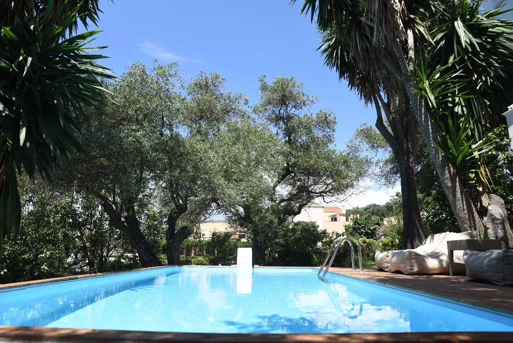 SUITE TWO BEDROOMS WITH PRIVATE POOL Room, Mr & Mrs White Corfu, Corfu