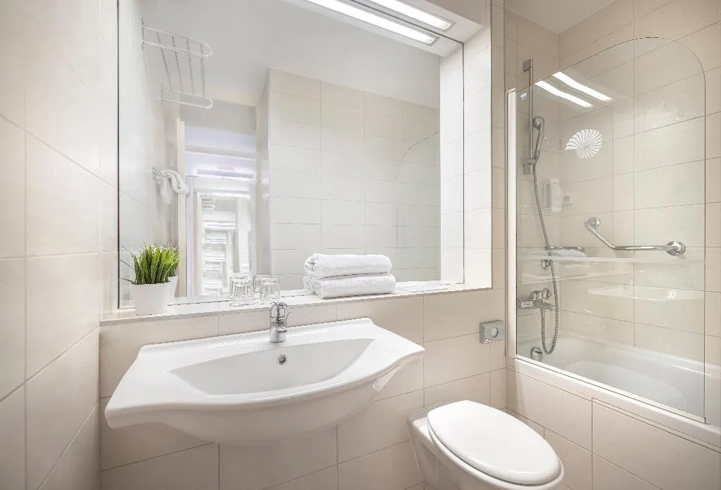 TWIN CLASSIC Room, Sunny Dubrovnik by Valamar, Dubrovnik