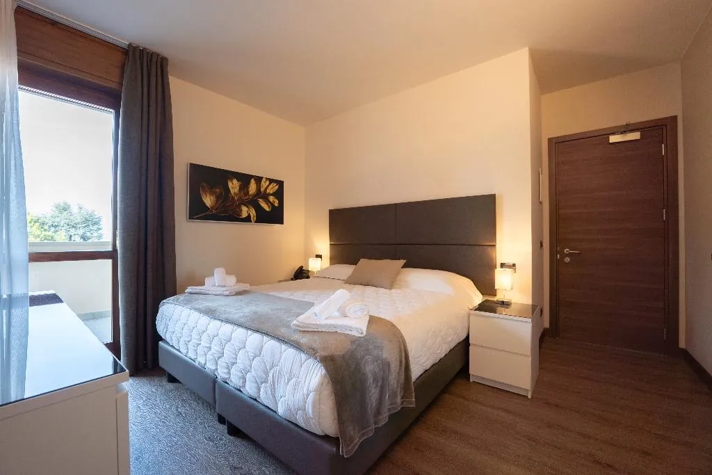 SUITE DELUXE Room, Hotel Gardenia Sirmione, Milan