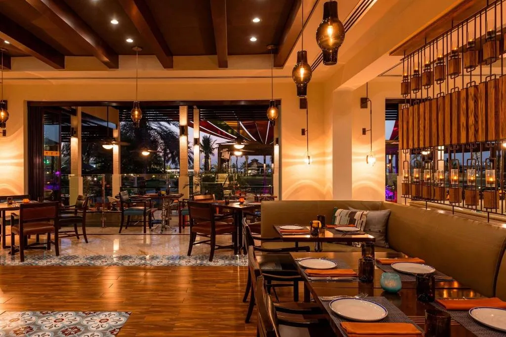 Restaurant, Le Royal Meridien Beach Resort and Spa, Dubai