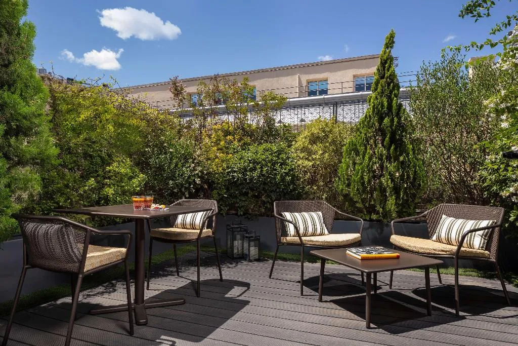 Room, NH Collection Madrid Paseo del Prado, Madrid