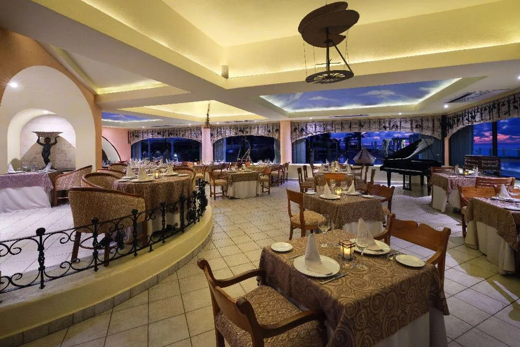 Restaurant, Wyndham Grand Cancun All Inclusive Resort & Villas, Cancun Area