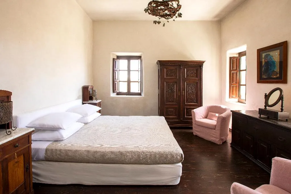 VILLA FOUR BEDROOMS Room, Ducato Wine Village, Santorini