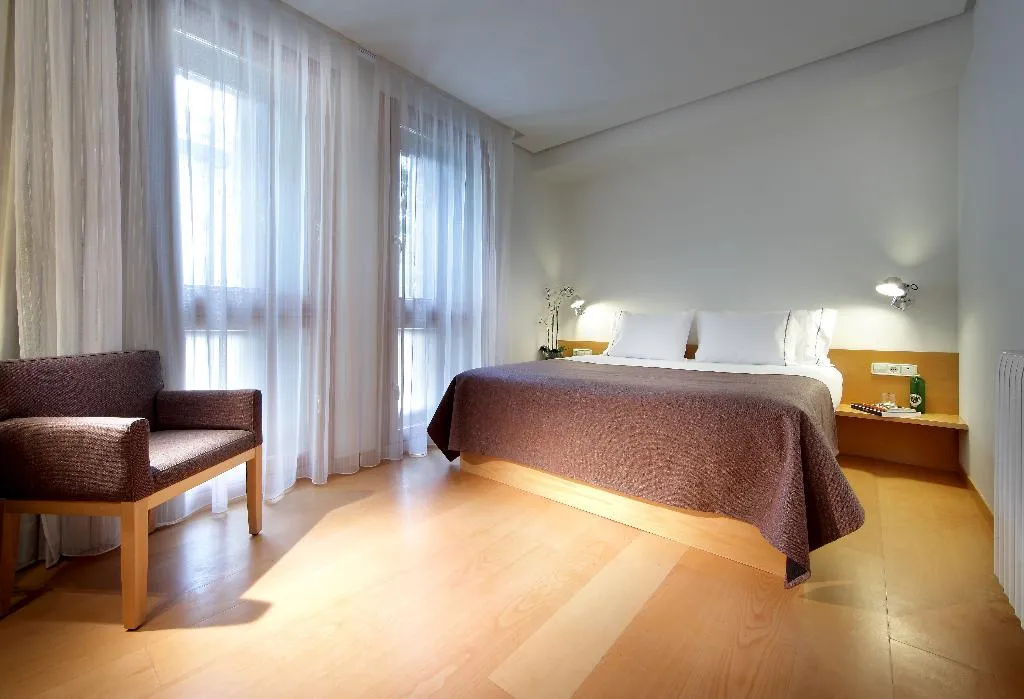 DOUBLE STANDARD Room, Dorma Casa de los Linajes, Madrid