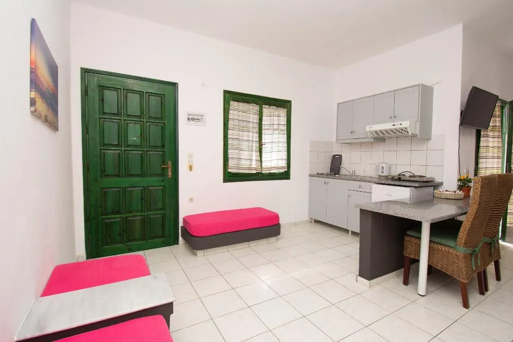 STUDIO CLASSIC Room, Aquarius Apartments by Checkin, Crete