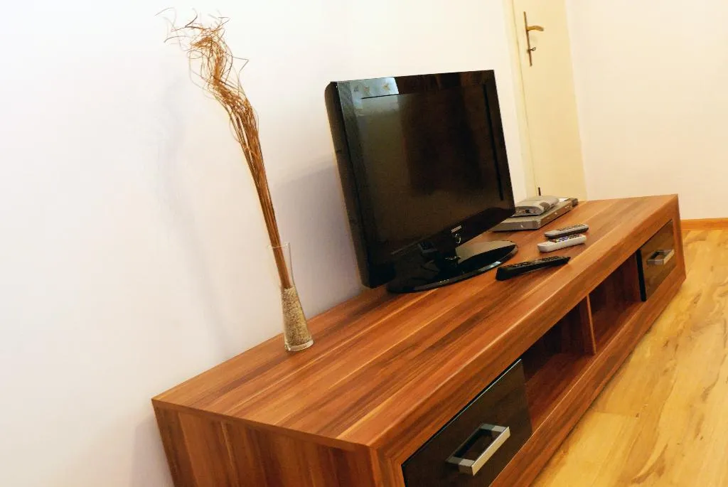 APARTMENT CAPACITY 6 TWO BEDROOMS Room, P&J Tourist Apartments, Krakow