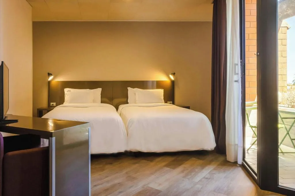 DOUBLE DELUXE SEA VIEW Room, Four Points by Sheraton Catania Hotel & Conference, Catania