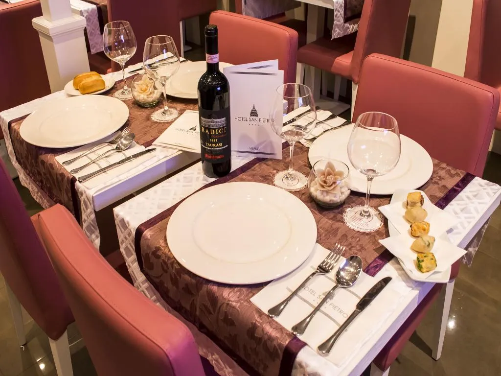 Restaurant, Hotel San Pietro, Naples