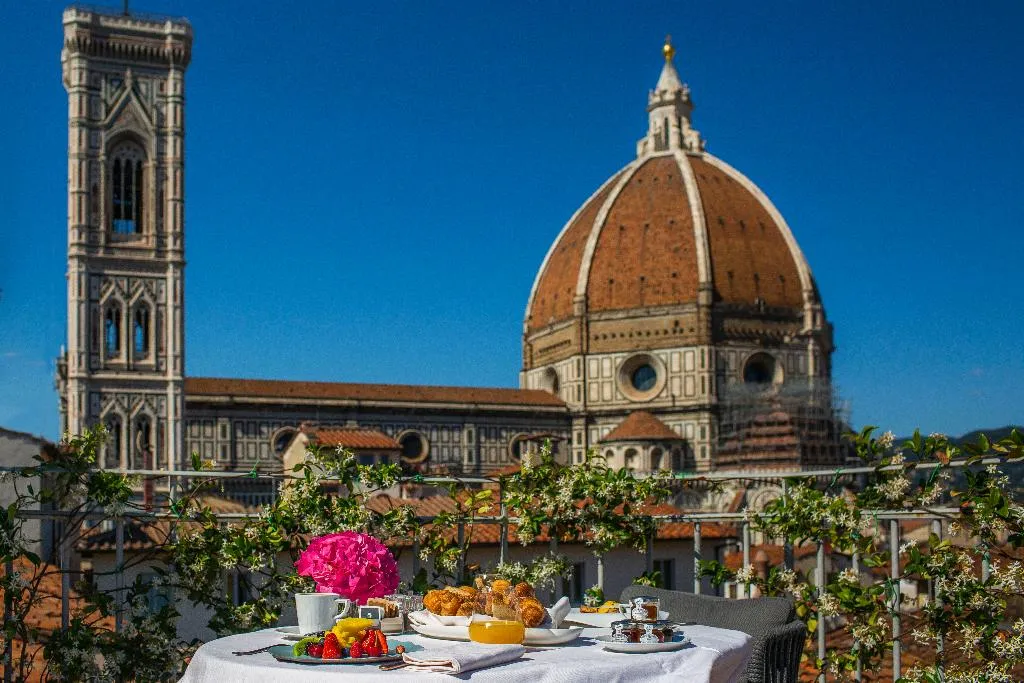 SUITE WITH PRIVATE POOL Room, Brunelleschi Hotel, Florence