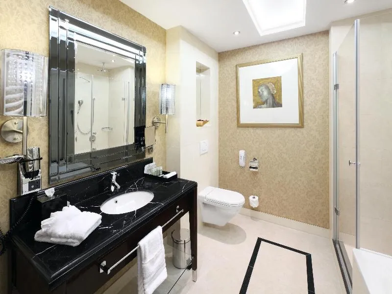 SINGLE DELUXE Room, Kings Court, Prague