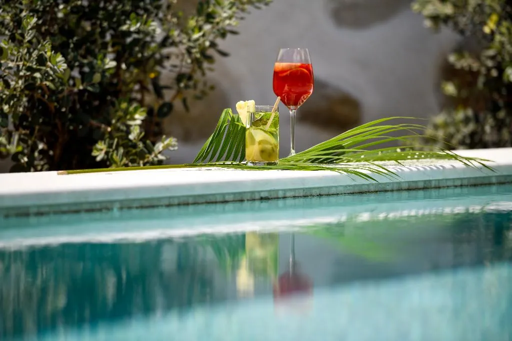 SUITE THREE BEDROOMS WITH PRIVATE POOL Room, Saint John Hotel Villas & Spa, Mykonos