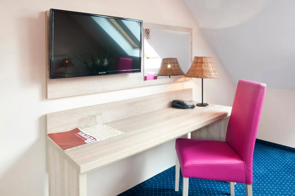 Room, Petrus, Krakow