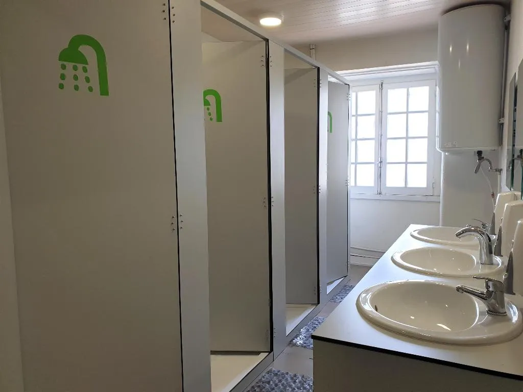 Room CAPACITY 5 WITH SHARED BATHROOM Room, Tagus Royal Residence, Lisbon