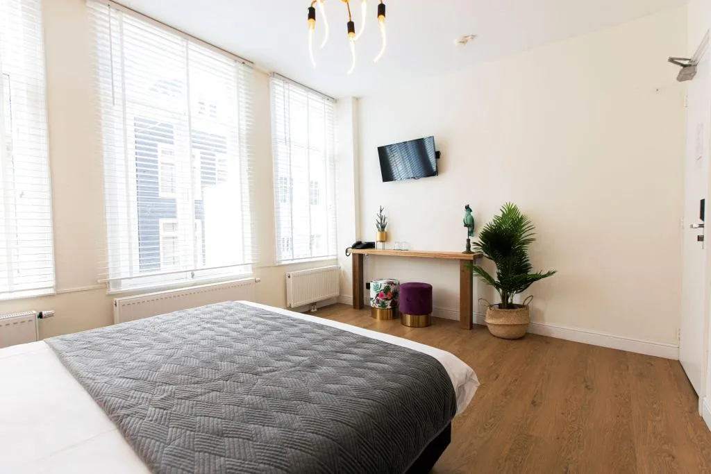 DOUBLE LUXURY Room, Quentin Golden Bear Hotel, Amsterdam